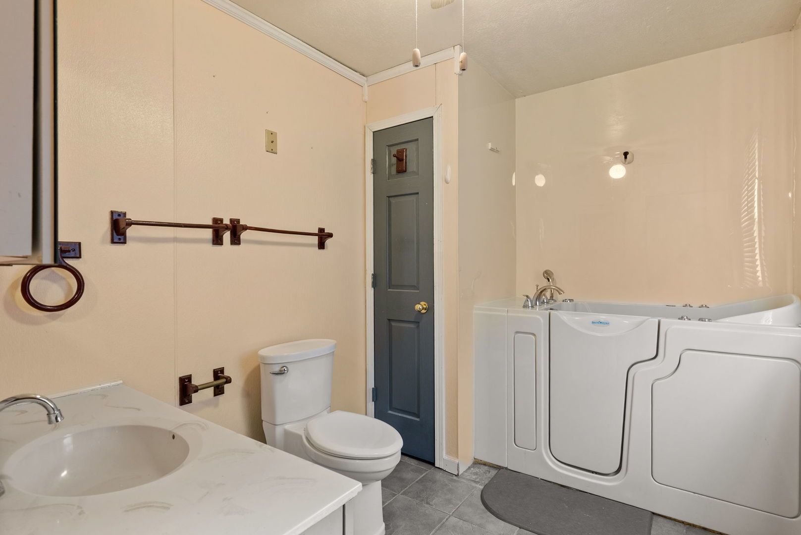 162 6th Avenue Moline, IL 61265 - Photo 13 of 20