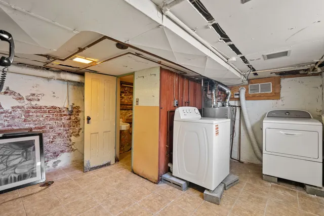 $75,000 | 162 6th Avenue, Moline, IL 61265