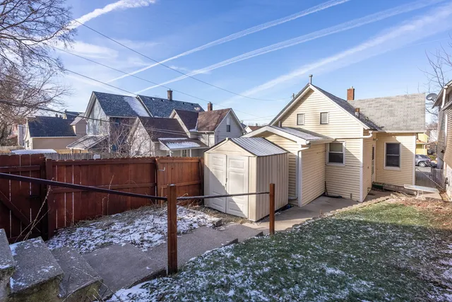 $75,000 | 162 6th Avenue, Moline, IL 61265