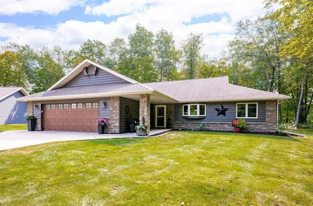 $584,000 | 3418 Golf Course Road, Grand Rapids, MN 55744