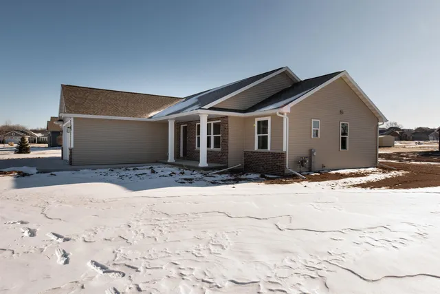 $419,900 | 5289 Cornhusk Lane, Omro, WI 54963