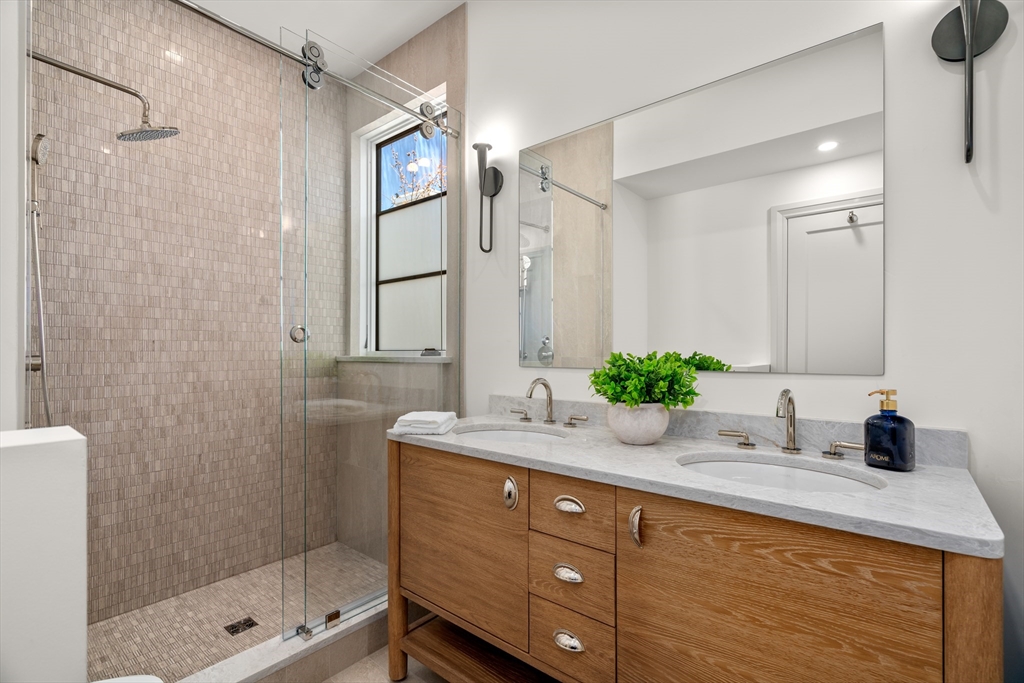 18 Clinton Street, Unit A Cambridge, MA 02139 - Photo 12 of 28