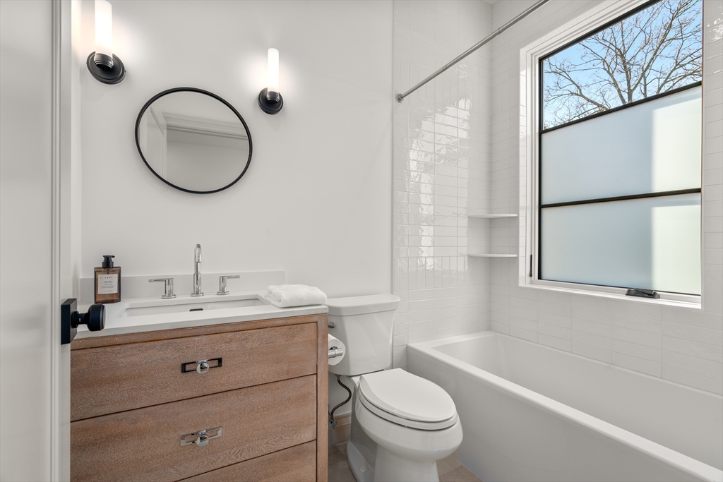 18 Clinton Street, Unit A Cambridge, MA 02139 - Photo 14 of 28