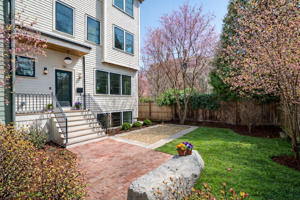 18 Clinton Street, Unit A Cambridge, MA 02139 - Photo 2 of 28