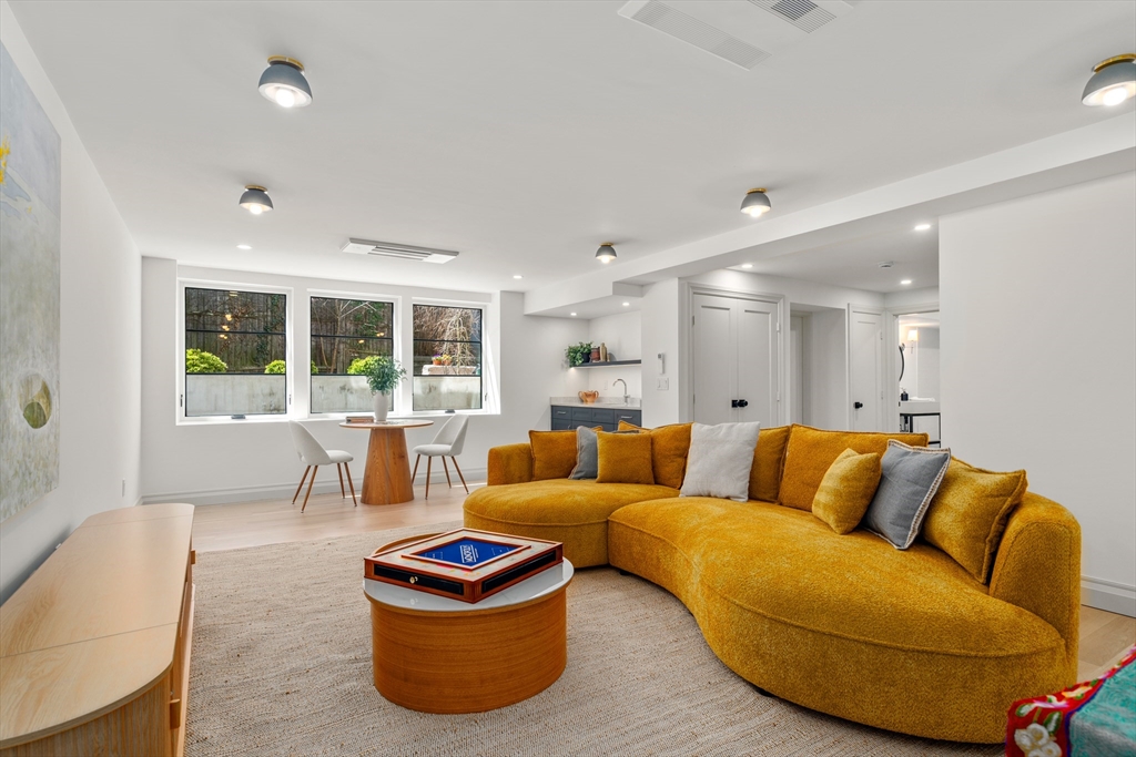 18 Clinton Street, Unit A Cambridge, MA 02139 - Photo 21 of 28