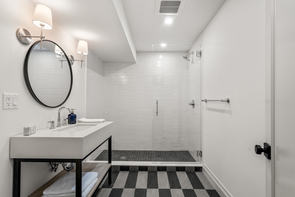 18 Clinton Street, Unit A Cambridge, MA 02139 - Photo 25 of 28