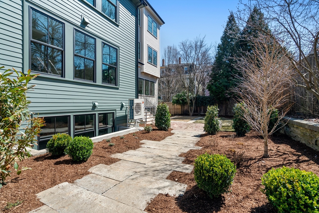 18 Clinton Street, Unit A Cambridge, MA 02139 - Photo 28 of 28