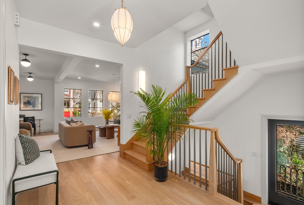 18 Clinton Street, Unit A Cambridge, MA 02139 - Photo 3 of 28