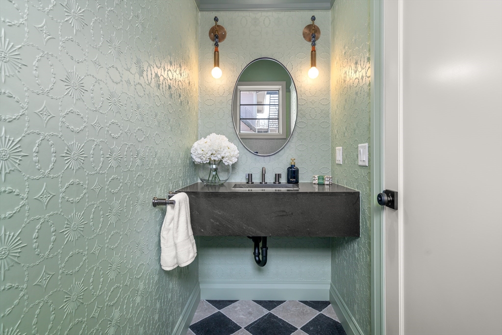 18 Clinton Street, Unit A Cambridge, MA 02139 - Photo 9 of 28