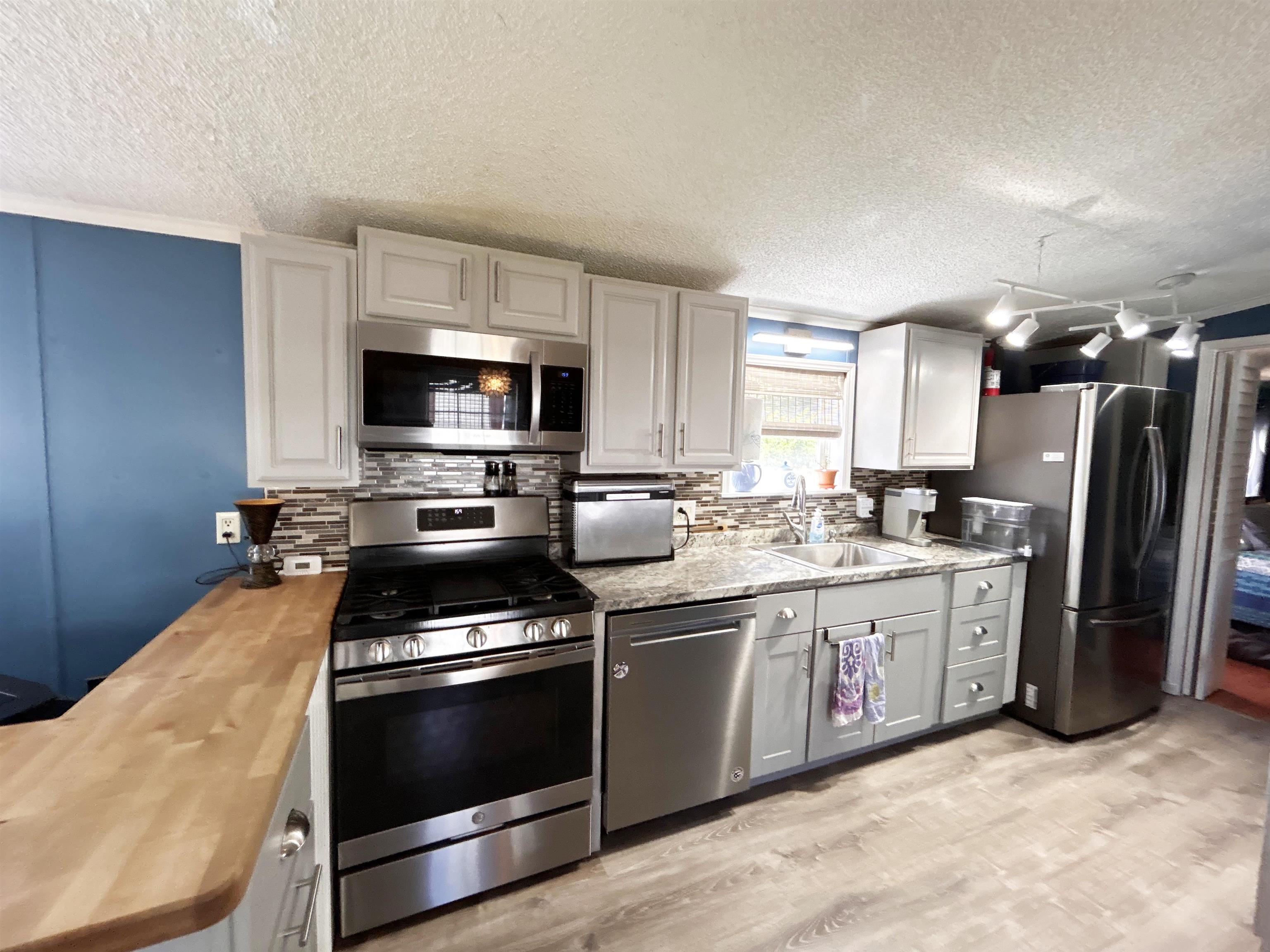 50 Hilton Avenue Exeter, NH 03833 - Photo 4 of 50