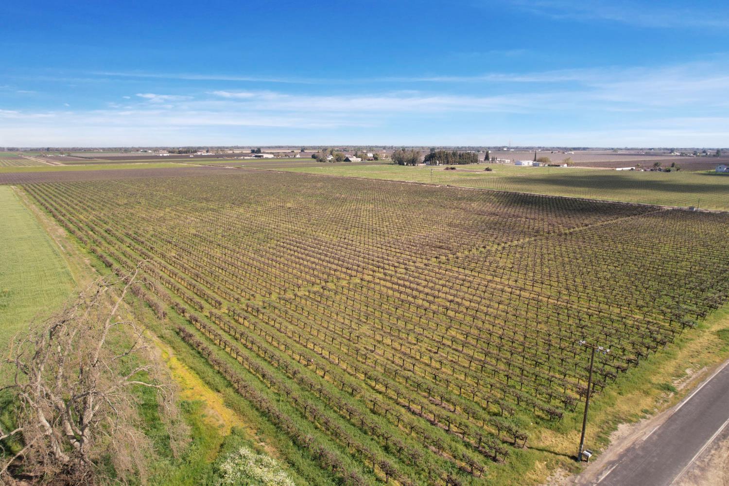 4923 West Acampo Road Lodi, CA 95242 - Photo 15 of 17 a view of an ocean and beach
