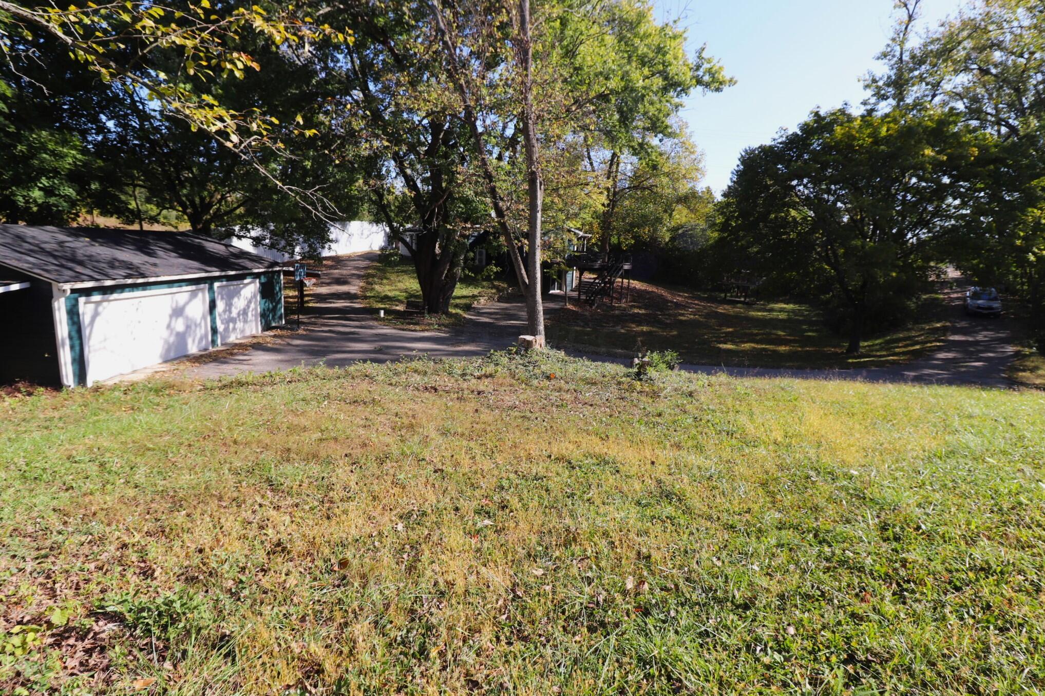 123 Old Mill Road Springfield, OH 45506 - Photo 73 of 76 Garage, home and driveway
