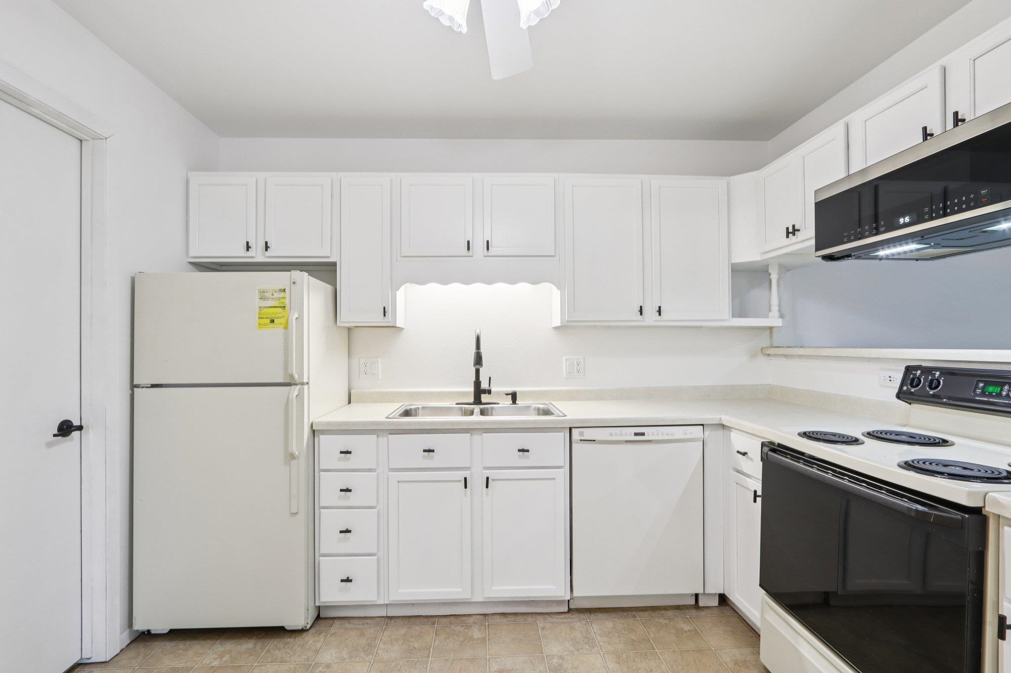 703 Kottke Drive Madison, WI 53719 - Photo 7 of 23