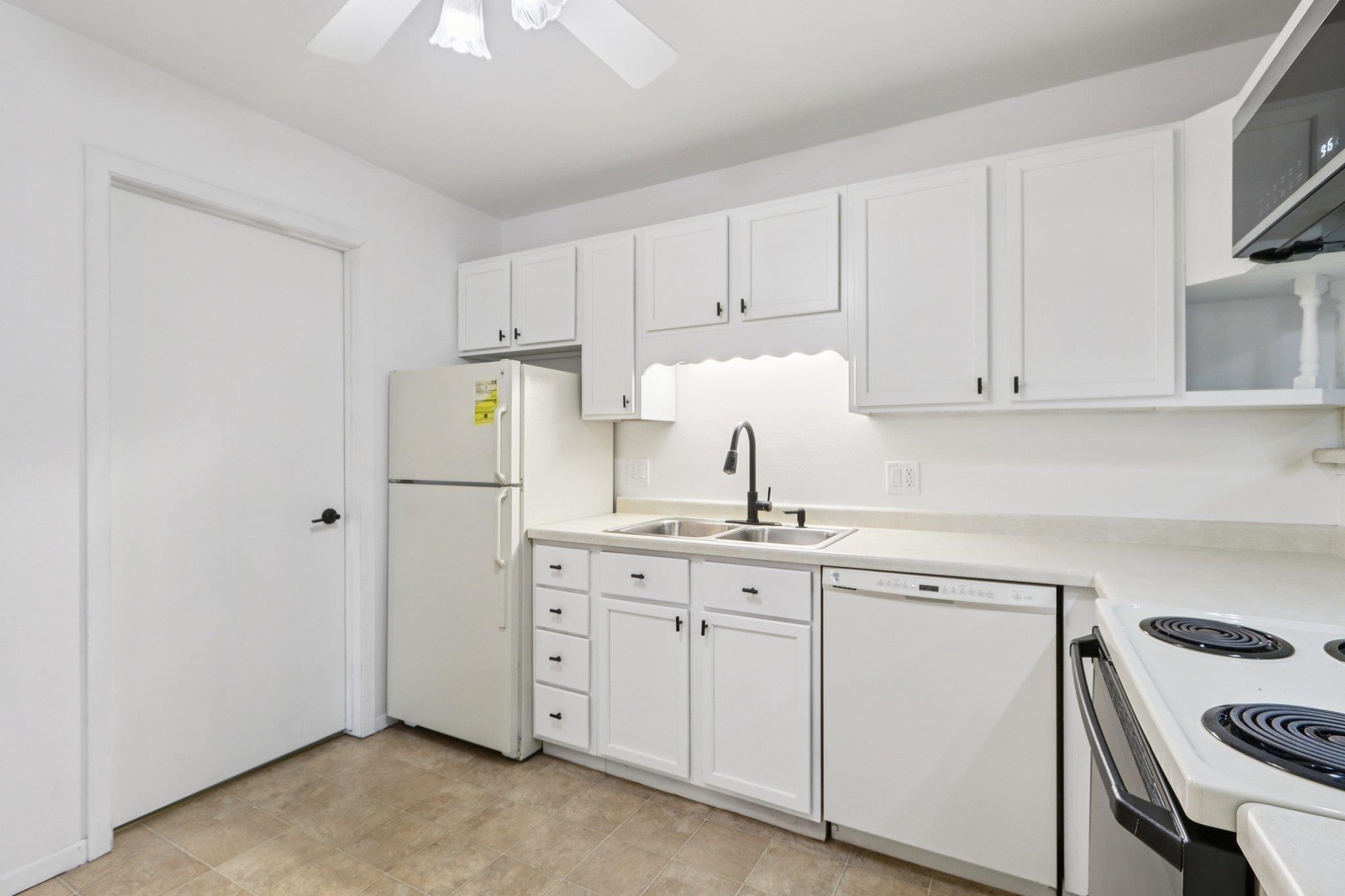 703 Kottke Drive Madison, WI 53719 - Photo 10 of 23