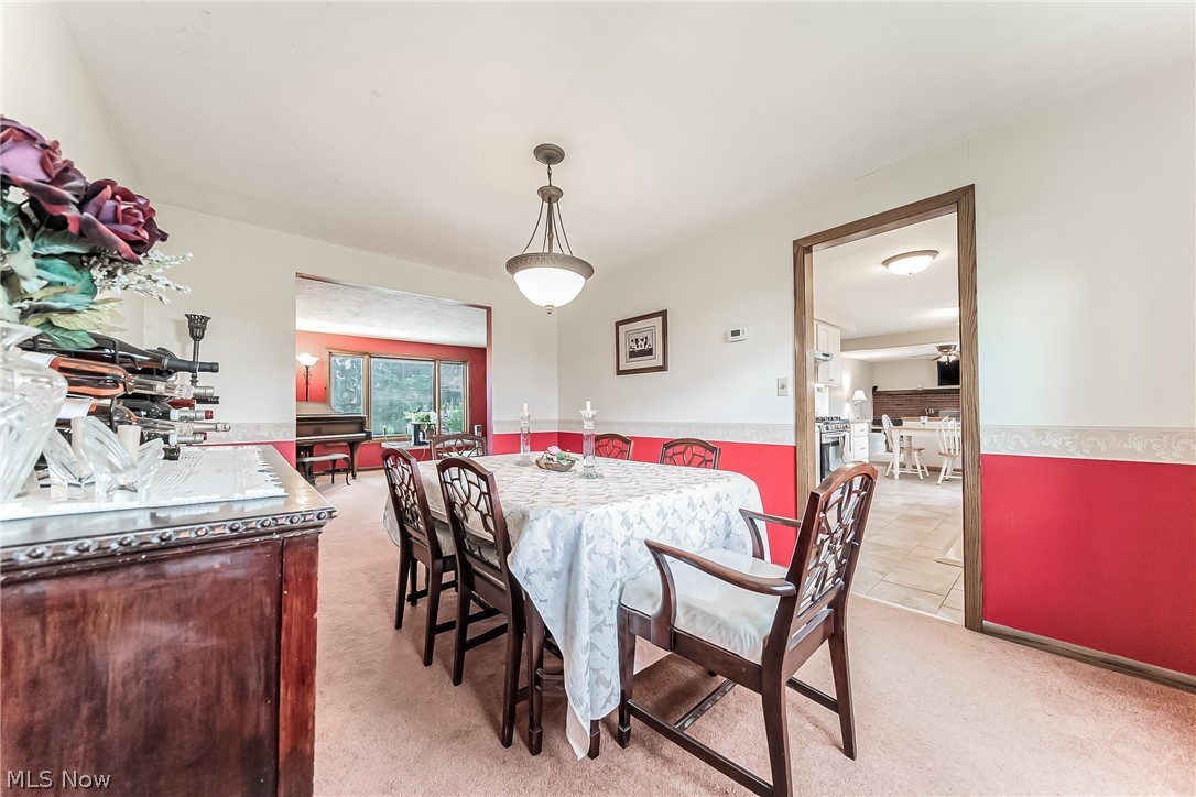 16775 Snyder Road Chagrin Falls, OH 44023 - Photo 5 of 31 Dining area with light carpet