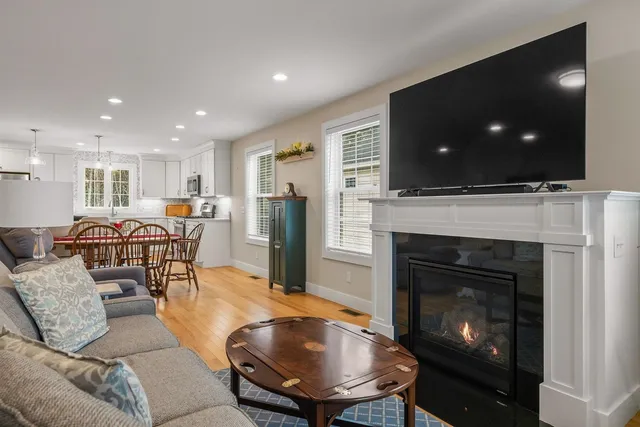 $610,000 | 8 Mulberry Lane, Epping, NH 03042