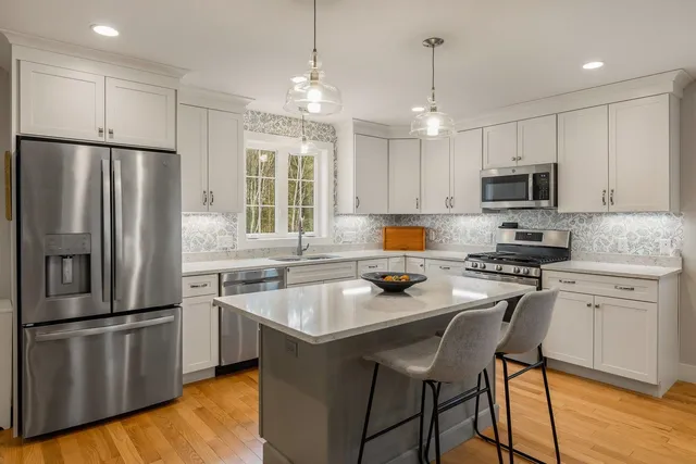 $610,000 | 8 Mulberry Lane, Epping, NH 03042