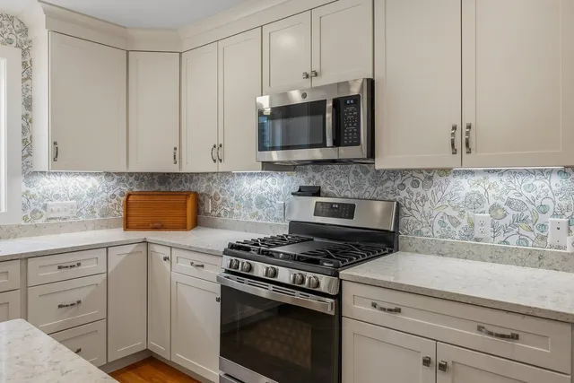 $610,000 | 8 Mulberry Lane, Epping, NH 03042