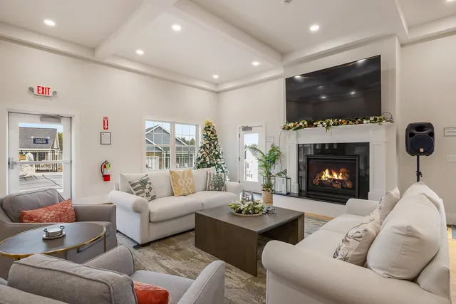 $610,000 | 8 Mulberry Lane, Epping, NH 03042