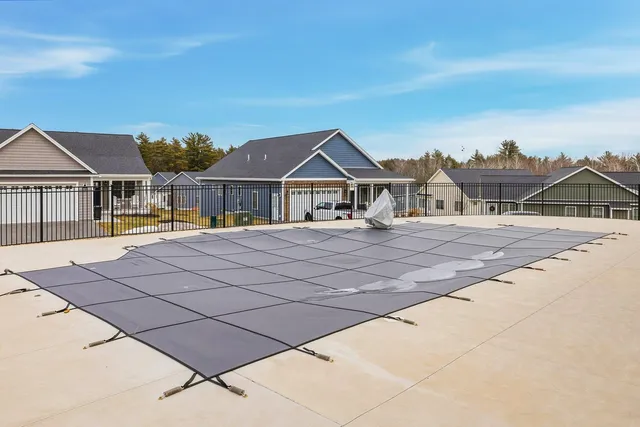 $610,000 | 8 Mulberry Lane, Epping, NH 03042