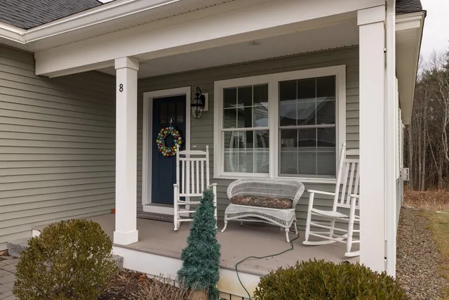 $610,000 | 8 Mulberry Lane, Epping, NH 03042