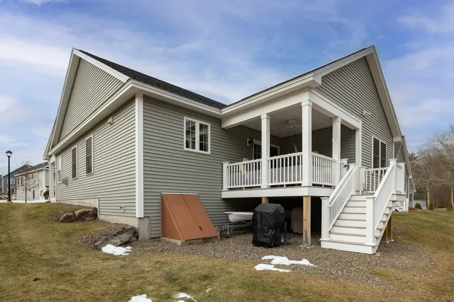 $610,000 | 8 Mulberry Lane, Epping, NH 03042