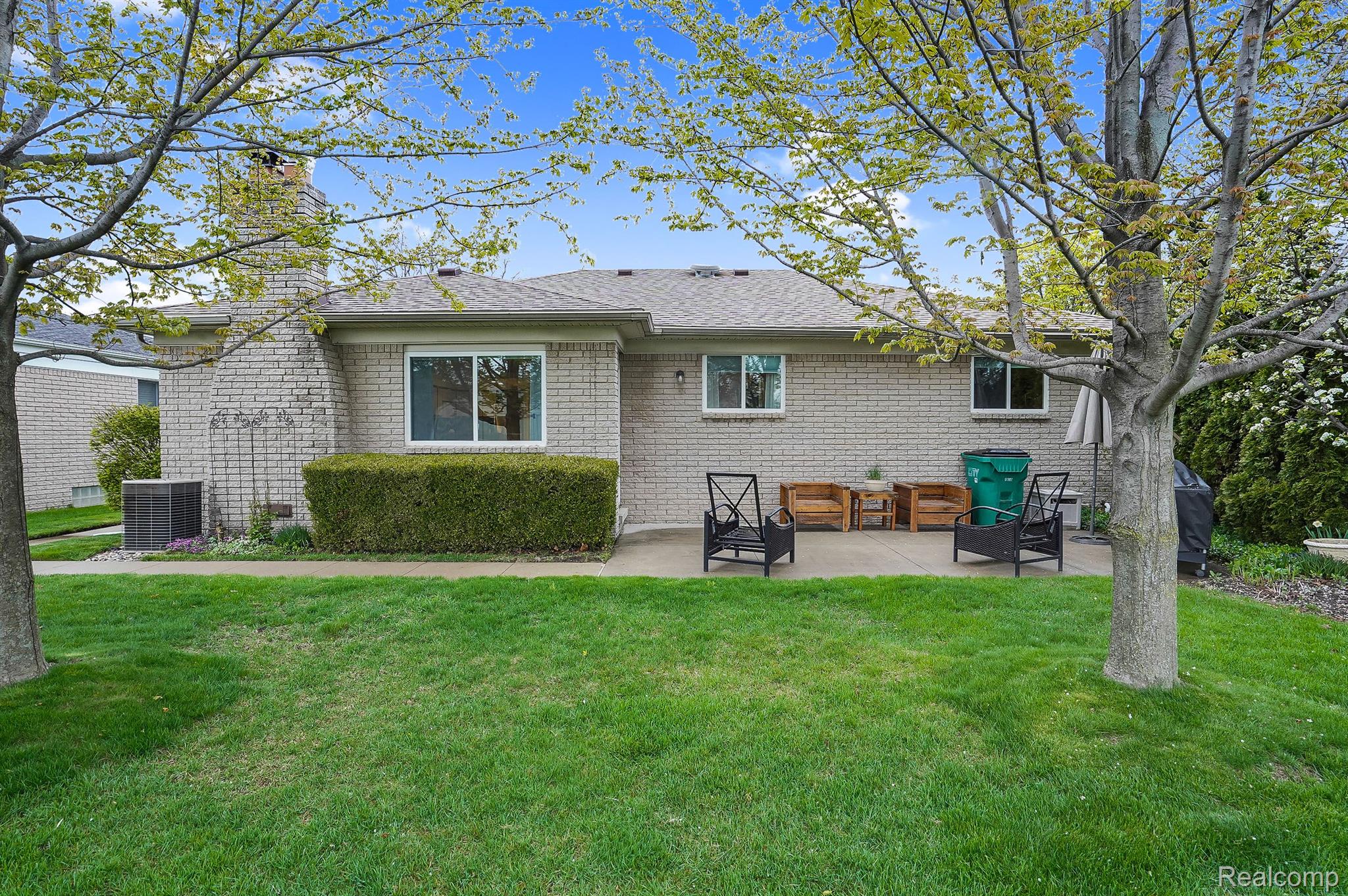 47344 Royal Road Macomb, MI 48044 - Photo 28 of 31 Backyard