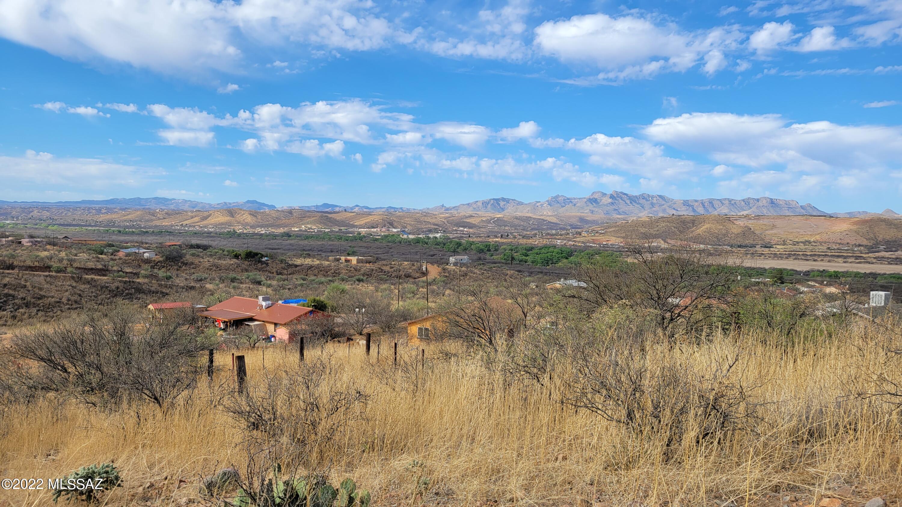 181 Vereda Cabrilla Lane, Unit 31 Rio Rico, AZ 85648 - Photo 3 of 13