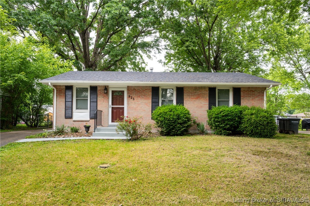 923 Assembly Road Jeffersonville, IN 47130 - Photo 1 of 24 Gallery Image 1