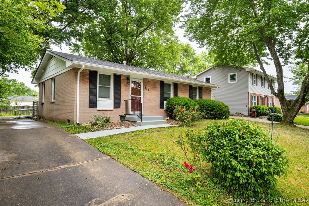923 Assembly Road Jeffersonville, IN 47130 - Photo 2 of 24 Gallery Image 2