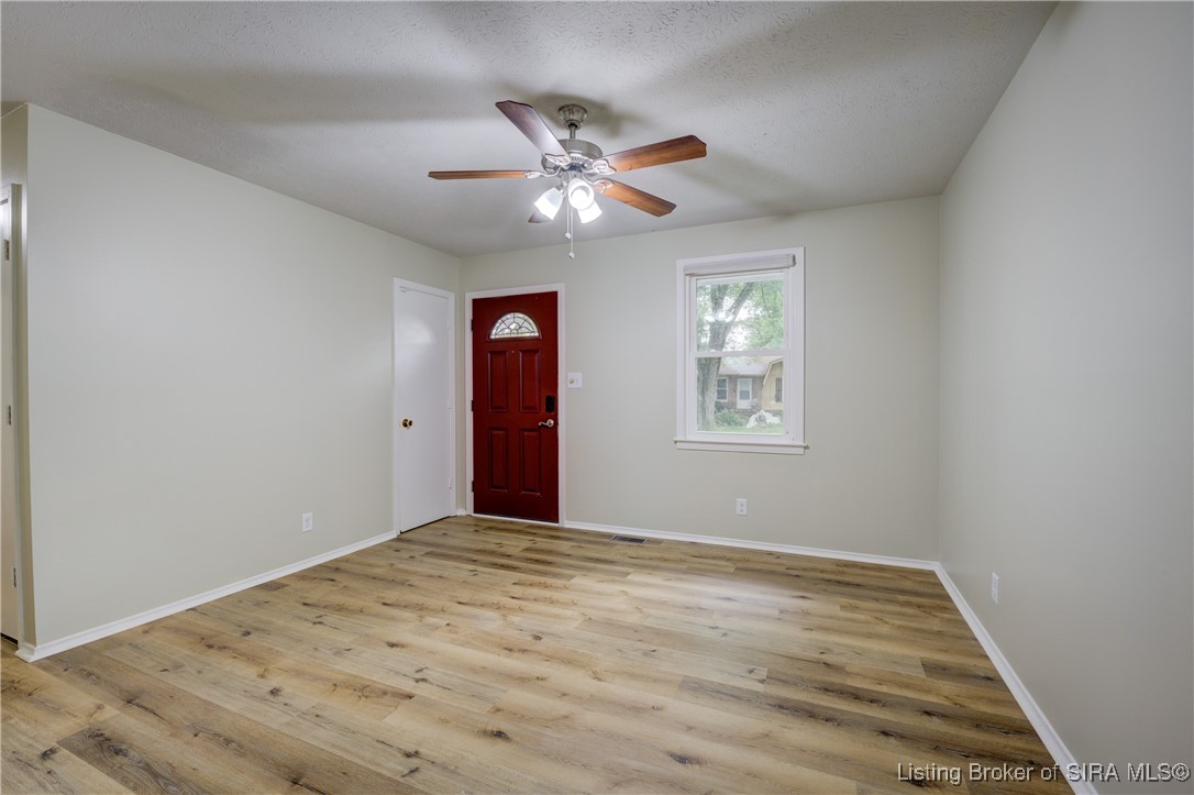 923 Assembly Road Jeffersonville, IN 47130 - Photo 7 of 24 Gallery Image 7