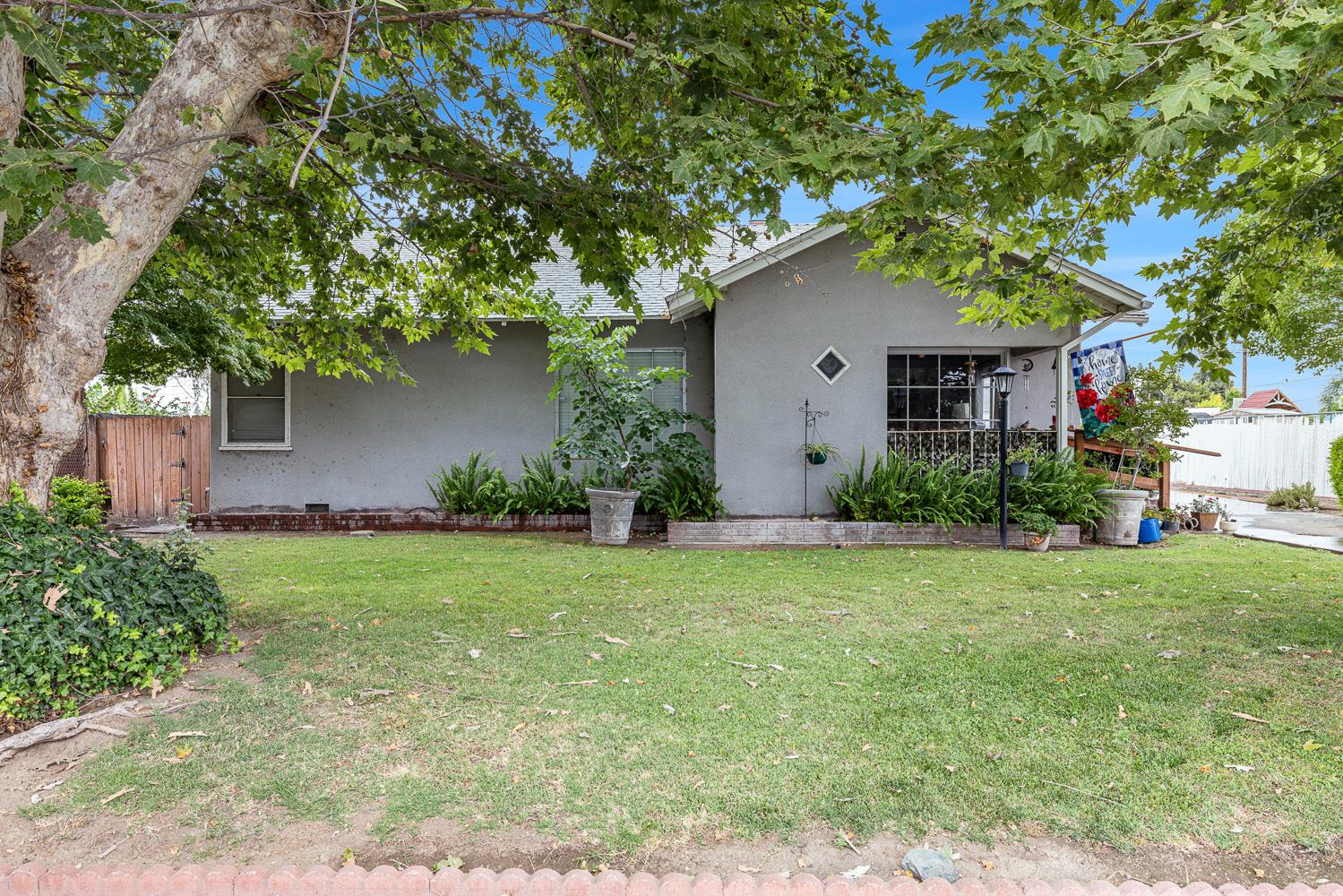 748 N. East Avenue Reedley, CA 93654 - Photo 2 of 51