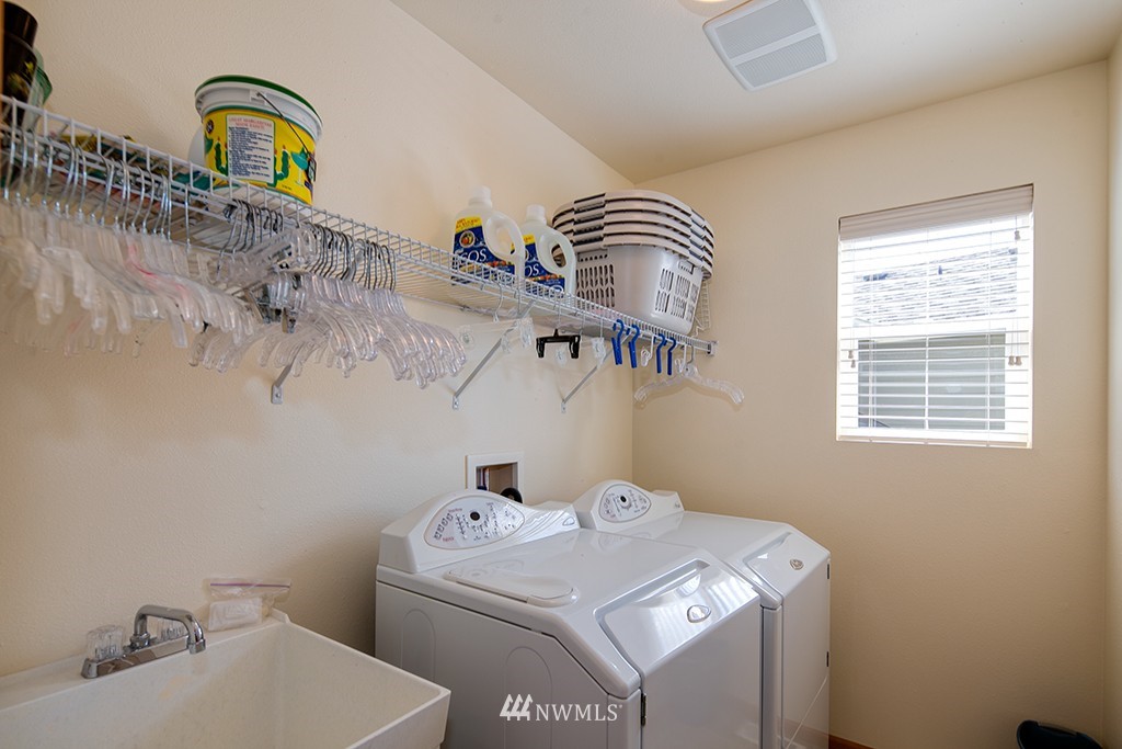 552 Vashon Place Northeast Renton, WA 98059 - Photo 9 of 11 Gallery Image 9