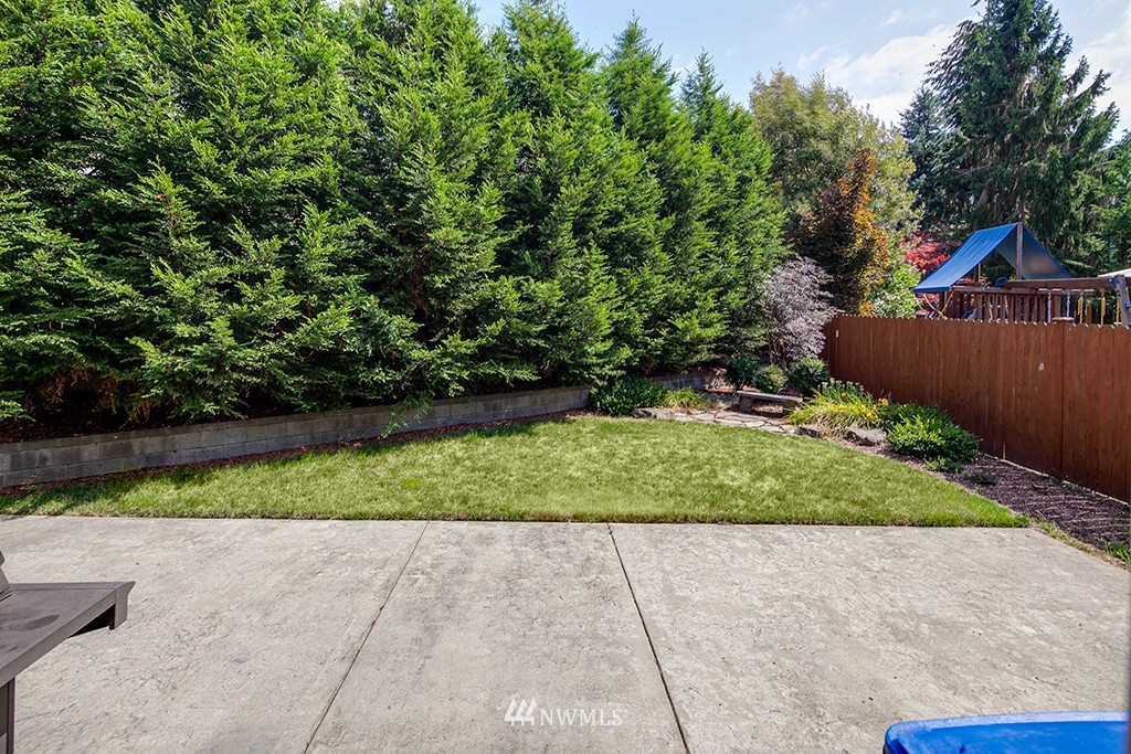 552 Vashon Place Northeast Renton, WA 98059 - Photo 10 of 11 Gallery Image 10
