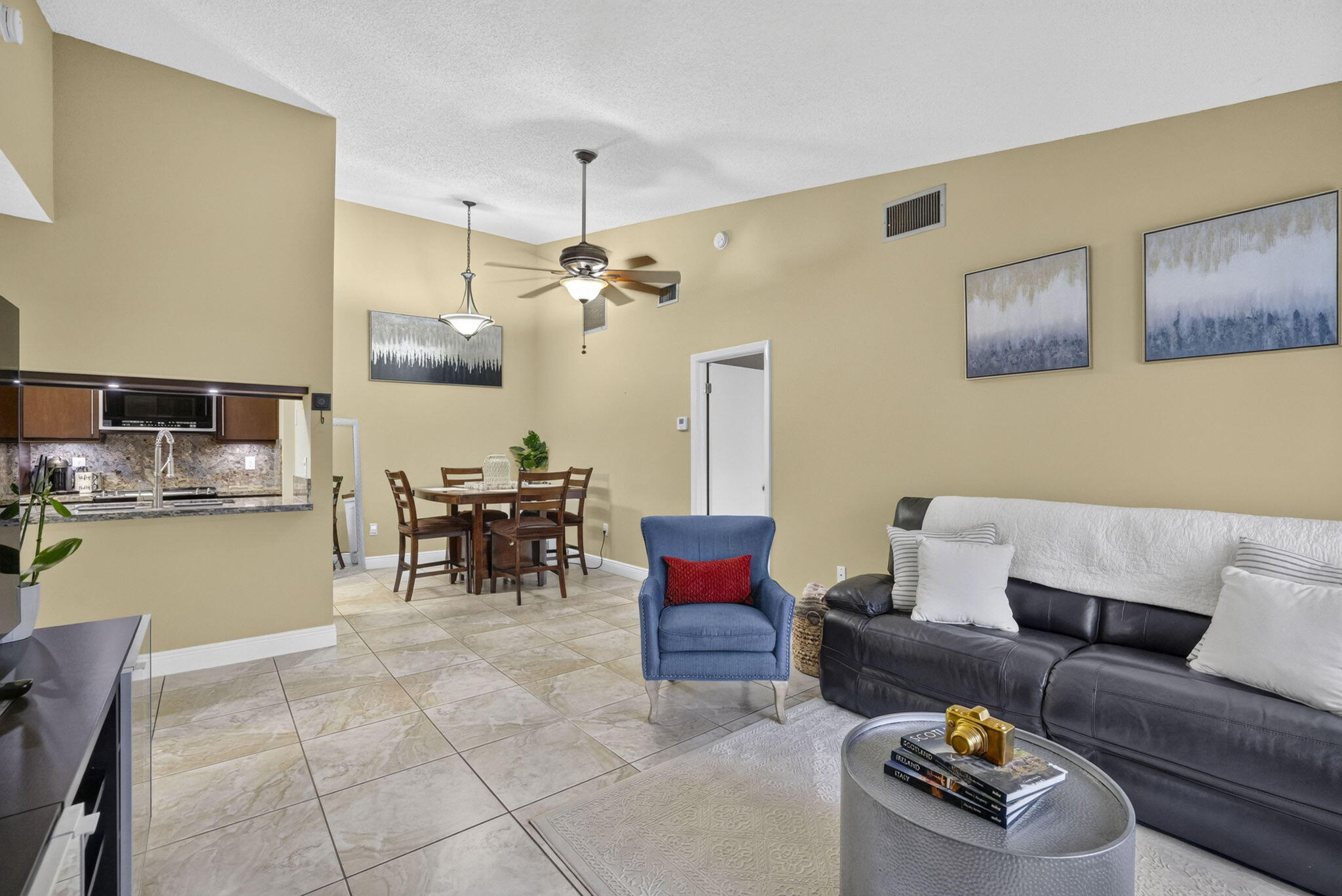 2690 North Nob Hill Road Sunrise, FL 33322 - Photo 5 of 19 Living Room