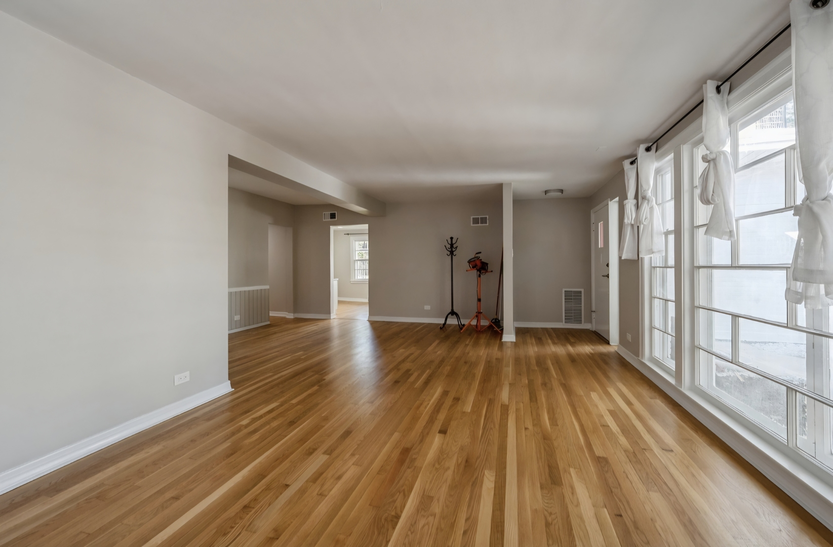 1578 McCraren Road Highland Park, IL 60035 - Photo 3 of 12