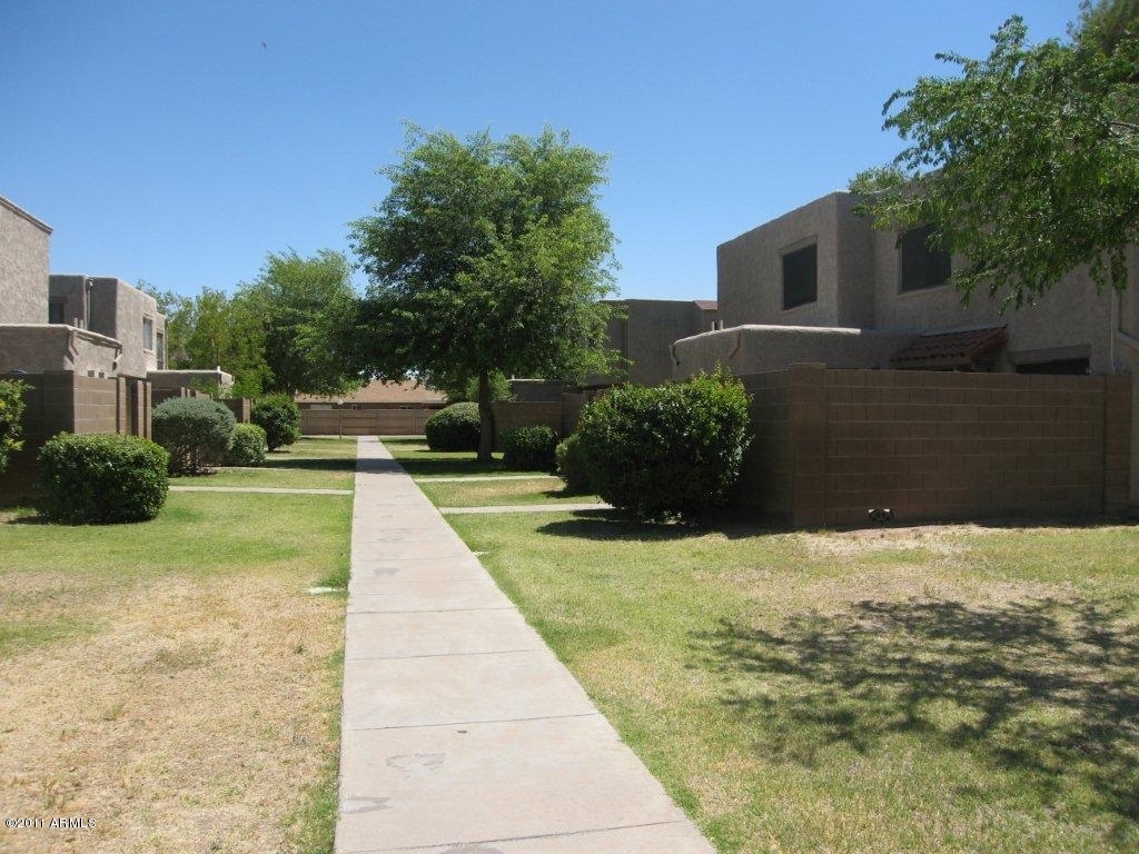 600 South Dobson Road, Unit 80 Mesa, AZ 85202 - Photo 11 of 12 well maintained common areas