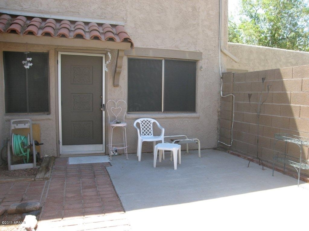 600 South Dobson Road, Unit 80 Mesa, AZ 85202 - Photo 8 of 12 Patio-can seat family and friends