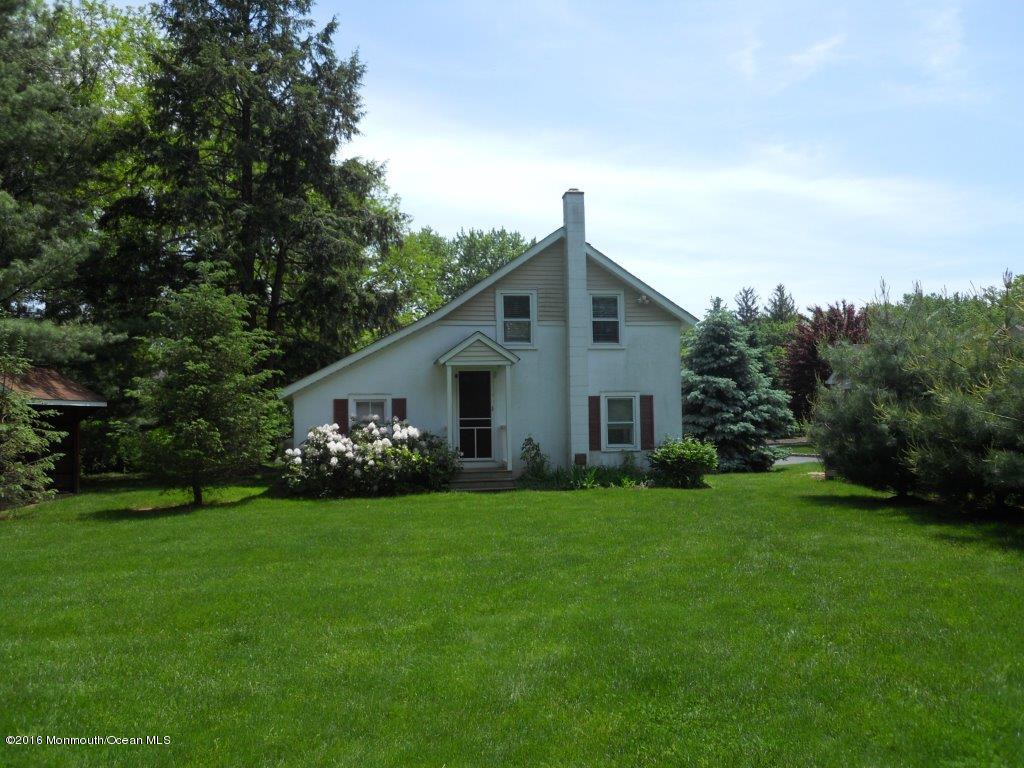 861 Holmdel Road Holmdel, NJ 07733 - Photo 23 of 31 DSCN3055