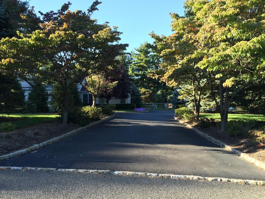 861 Holmdel Road Holmdel, NJ 07733 - Photo 29 of 31 035fa8f5-19f4-43c8-a9d9-7a293b236367