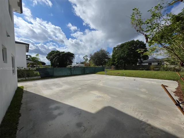 $2,720 | 21210 Southwest 119th Avenue, Unit 2, Miami, FL 33177