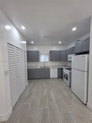$2,720 | 21210 Southwest 119th Avenue, Unit 2, Miami, FL 33177