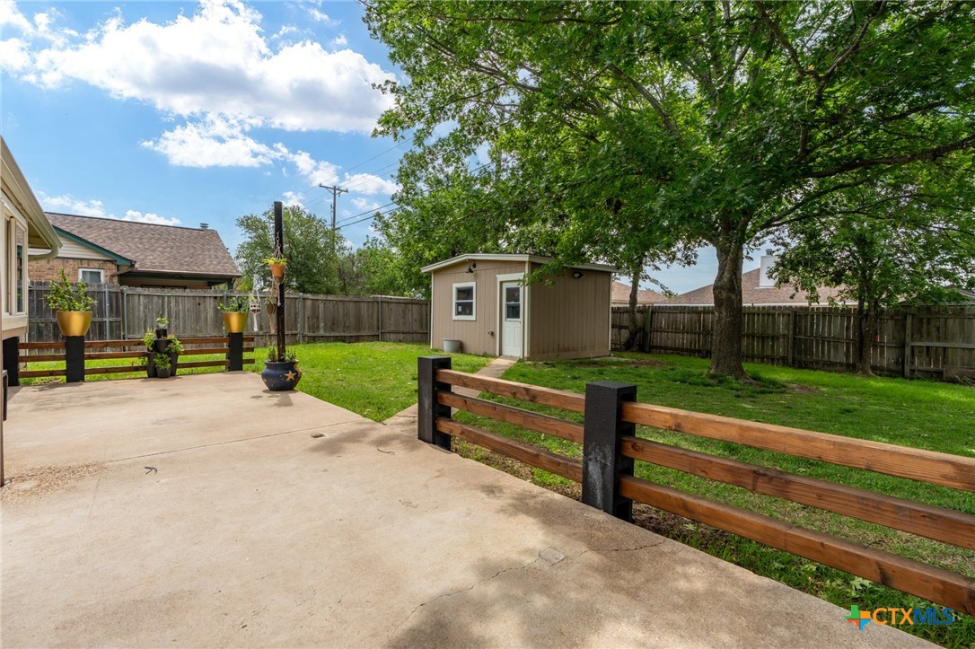 2804 Bluejay Drive Killeen, TX 76549 - Photo 28 of 36 a front view of a house with a yard