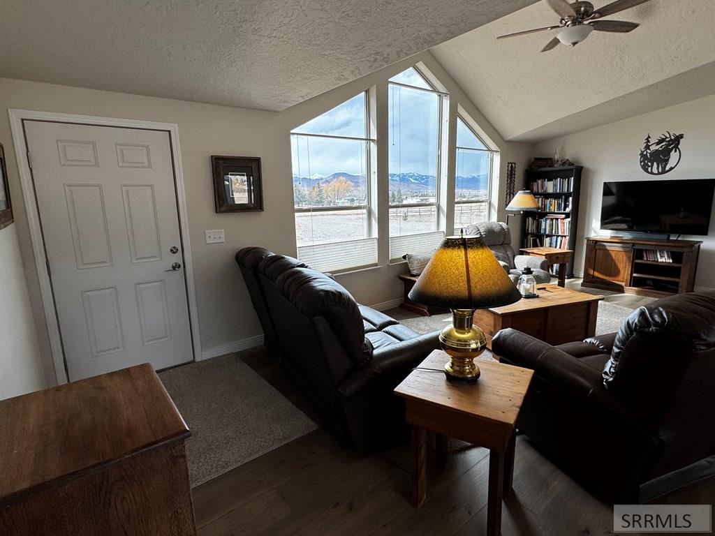 228 Bluebird Lane Challis, ID 83226 - Photo 3 of 42