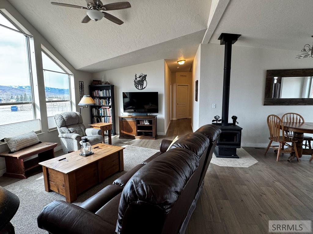 228 Bluebird Lane Challis, ID 83226 - Photo 4 of 42