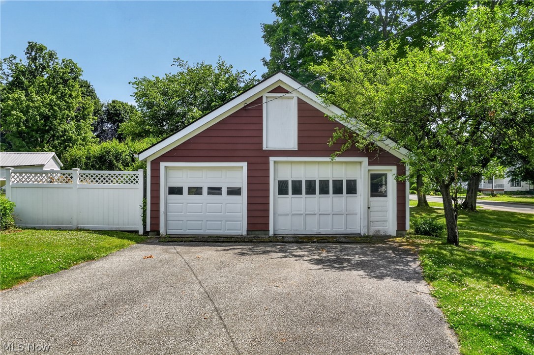 13721 Spring Street Burton, OH 44021 - Photo 9 of 47
