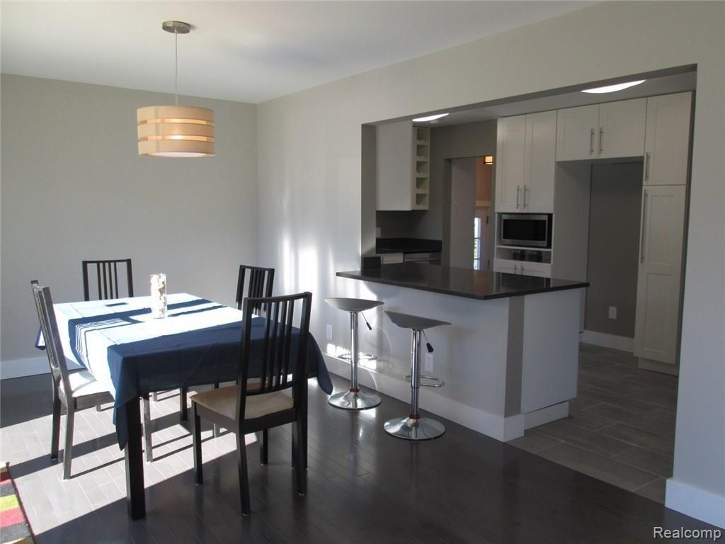 1891 Oxford Road Berkley, MI 48072 - Photo 9 of 27 oxford-dr3.jpg