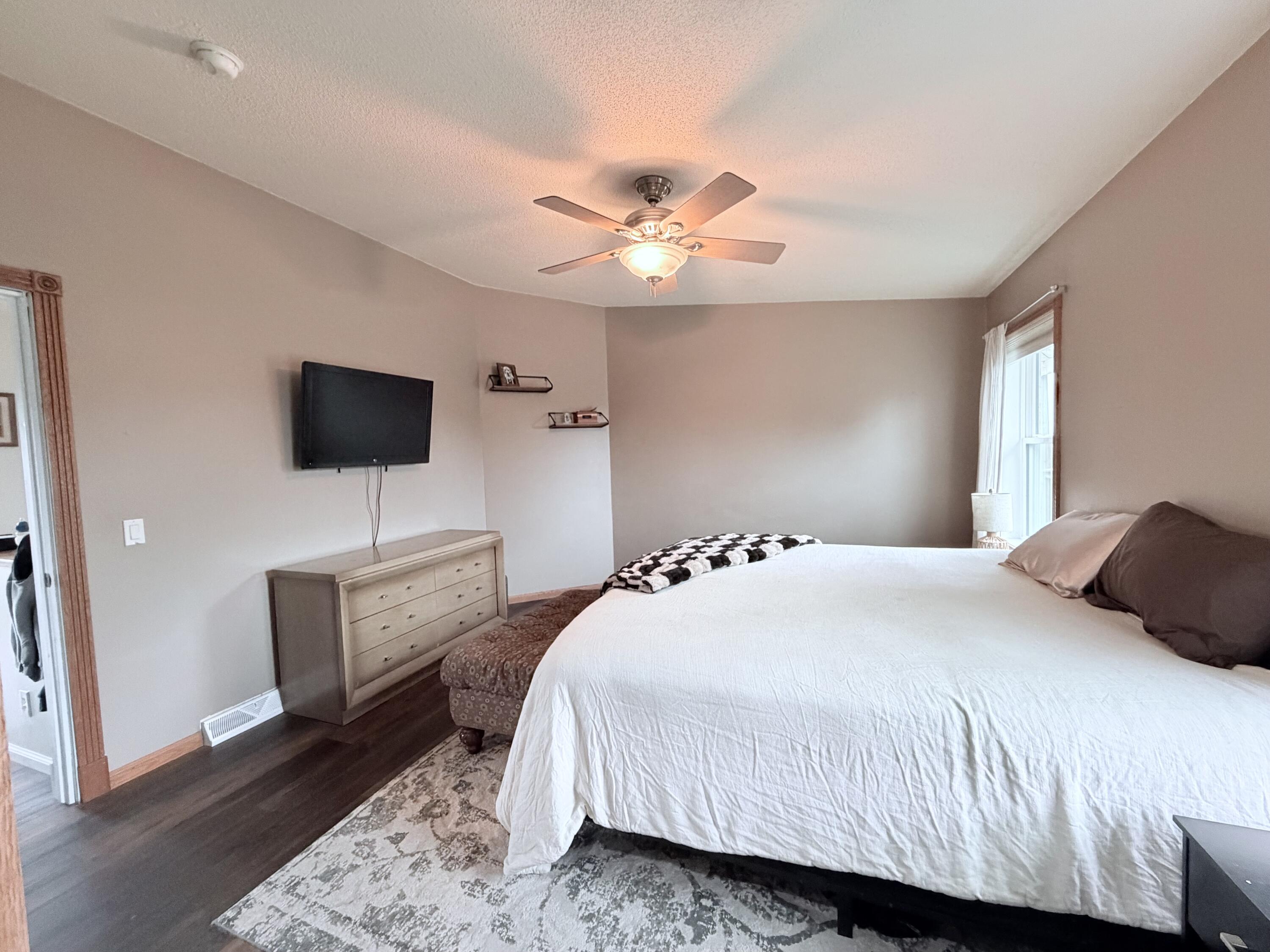 N1179 County Rd O Bergen, WI 54658 - Photo 10 of 31 Main Bedroom