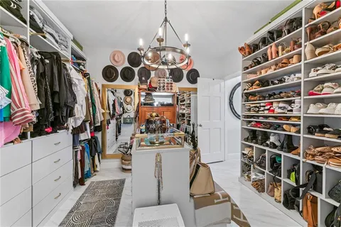 $999,000 | 4950 Bayshore Boulevard, Unit 27, Tampa, FL 33611