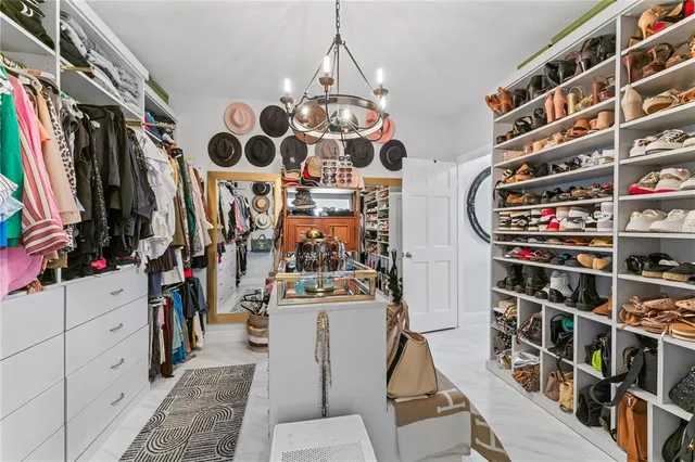 $999,000 | 4950 Bayshore Boulevard, Unit 27, Tampa, FL 33611